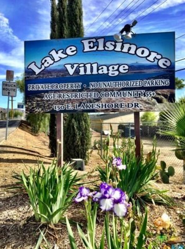 Primary Photo - 150 E Lakeshore Dr
