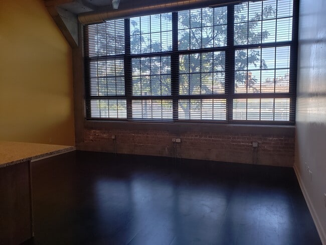 Great Room - 3963 W Belmont Ave