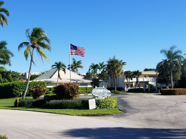 Foto del edificio - 638 Snug Harbor Dr