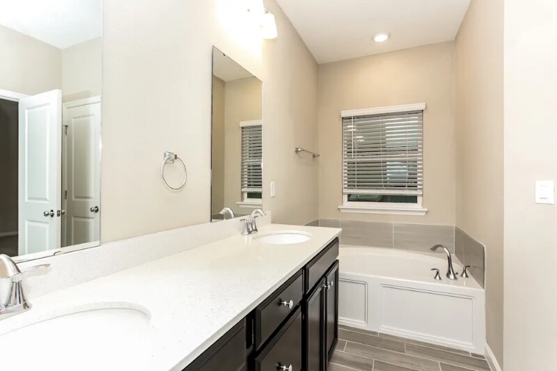 Foto principal - 6283 Bluff Ave