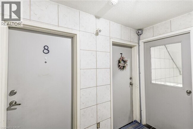 Photo du bâtiment - 119 Cedar St S