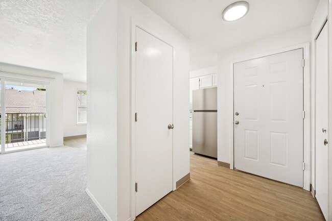 Foto del edificio - Reflections Hidden Creek Apartments