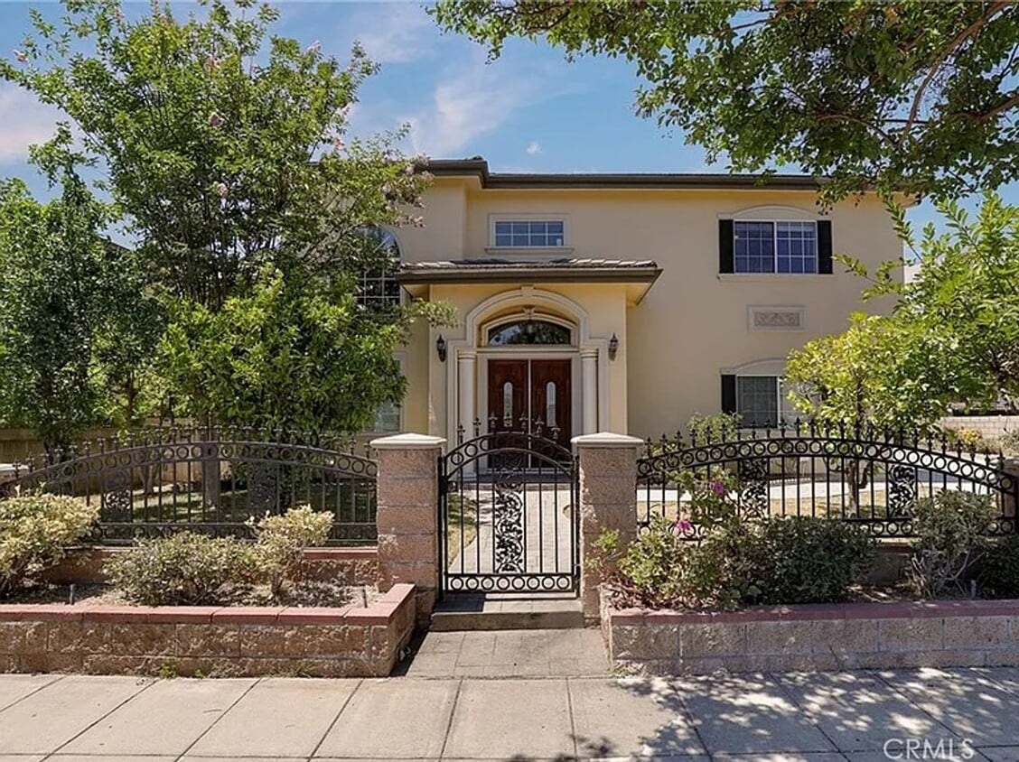 5 Bedroom & 5.5 Bathroom - 5 Bedroom & 5.5 Bathroom