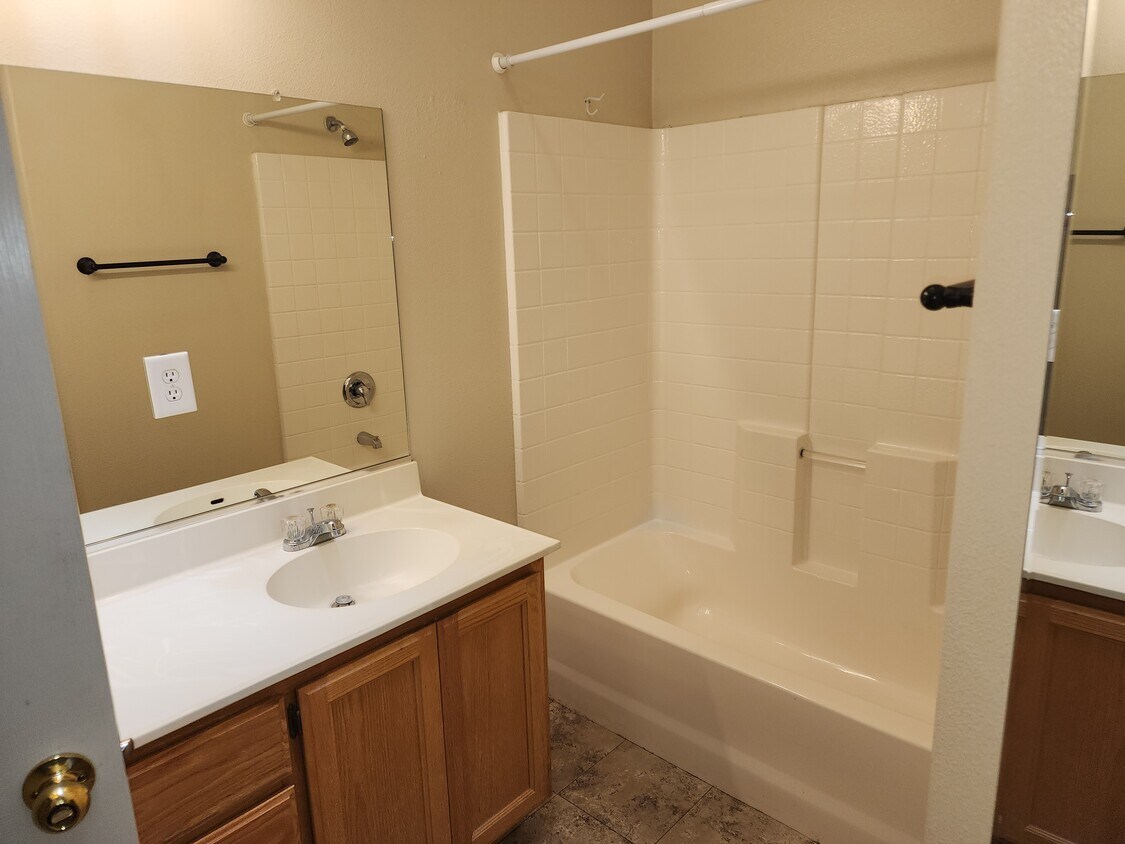Foto principal - 705 Turtle Creek Rd