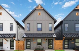 Building Photo - 8007 Cora St