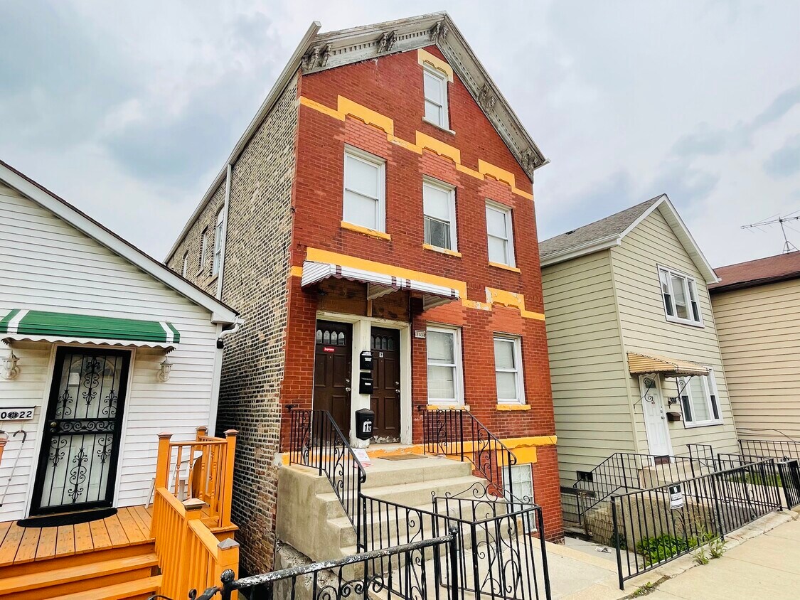 Primary Photo - 3020 S Keeley St