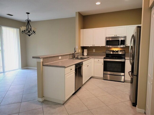 Foto del edificio - 233 River Bluff Ln