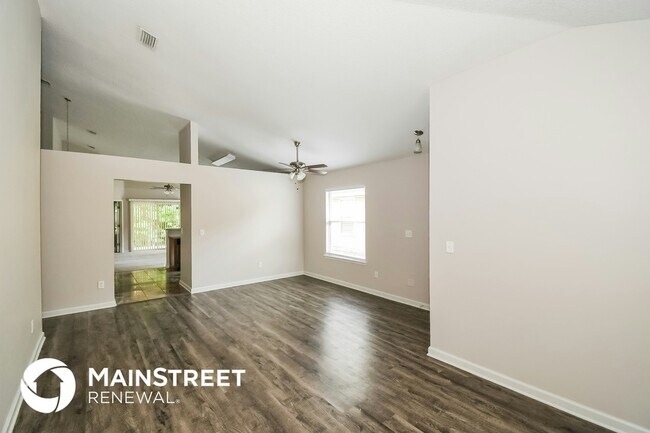 Foto del edificio - 11035 Campus Heights Ln