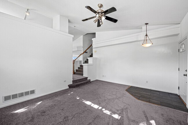 Foto del edificio - 5160 Ashbrook Cir