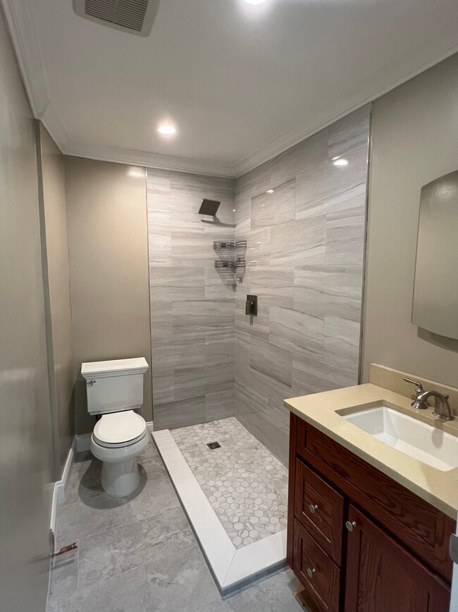 Bath room - 434 Locust St