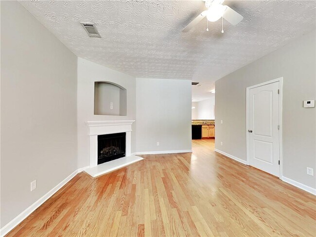 Building Photo - 1504 James Trace