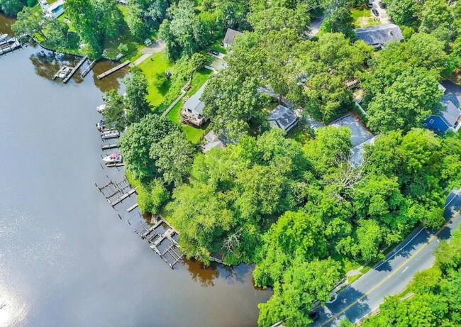 Foto del edificio - 15 Sloan Ln