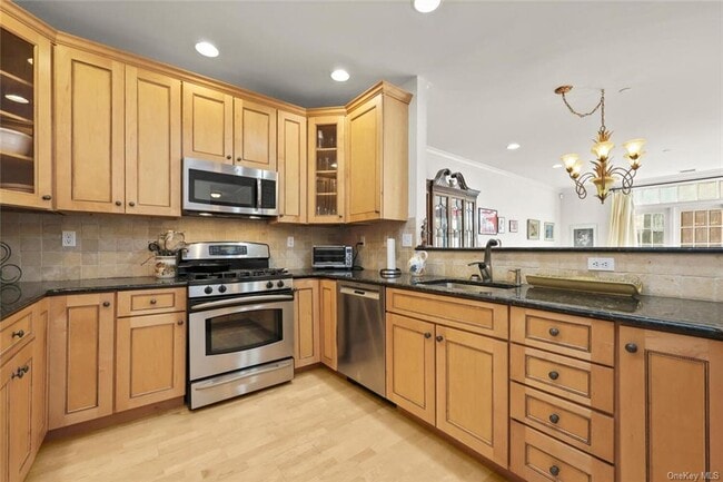 Building Photo - 55 1st St