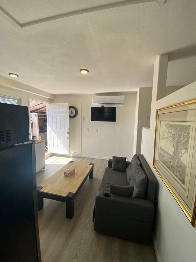 Foto del edificio - 13130 Ridgedale Dr