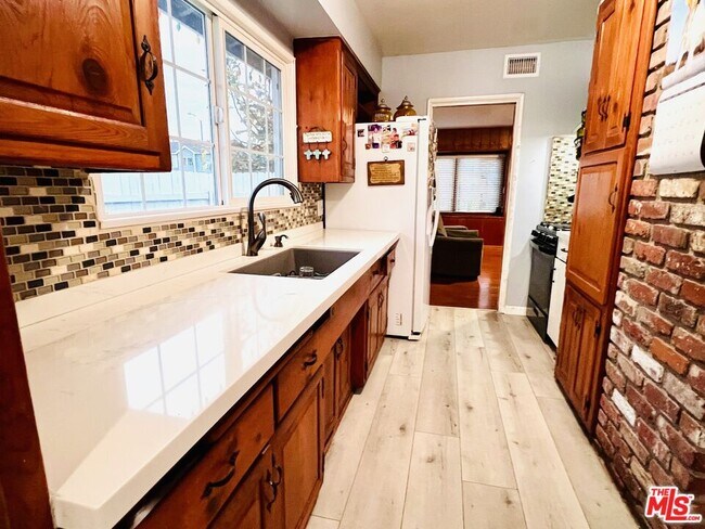 Foto del edificio - 2903 W Carson St