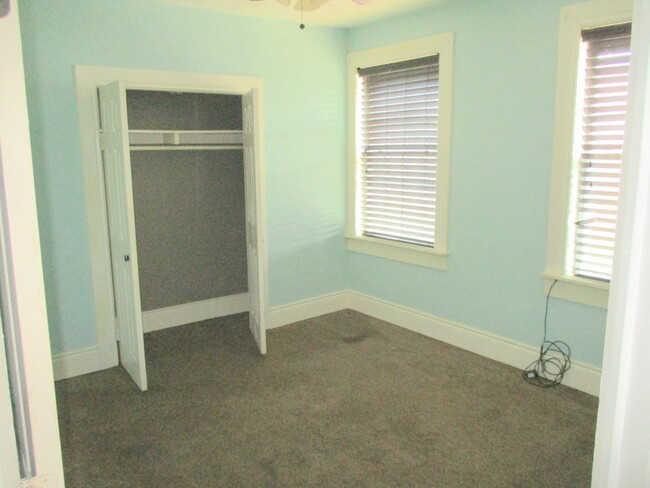 Building Photo - 323 Boyleston St