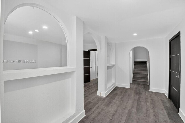 Foto del edificio - 220 SW 16th St