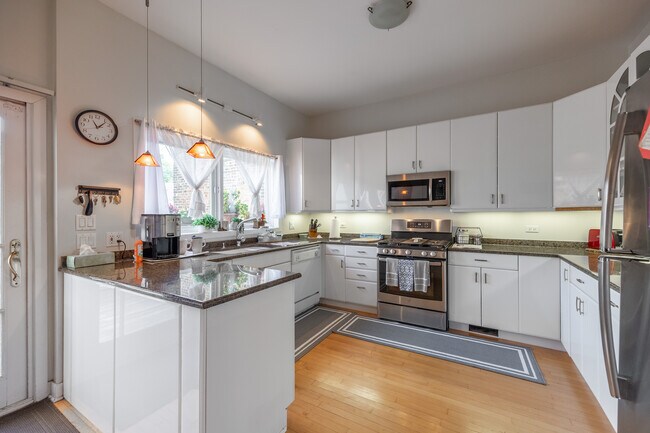 Foto del edificio - 1723 N Wood St