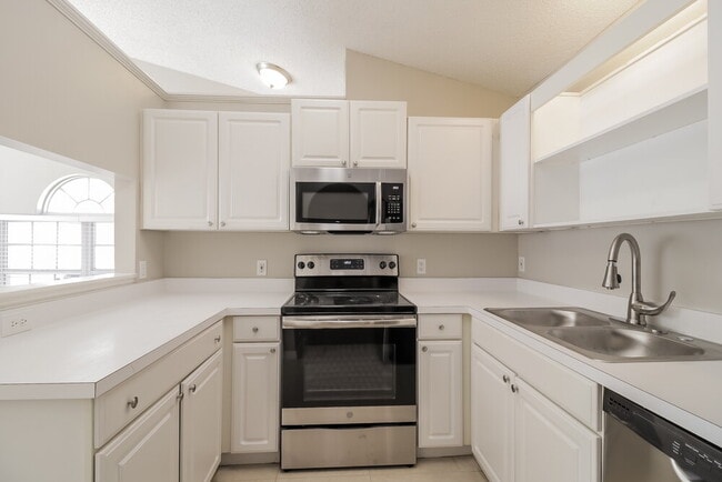 Building Photo - 2459 Parsons Pond Cir