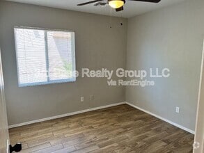 Building Photo - 724 S 223rd Ln
