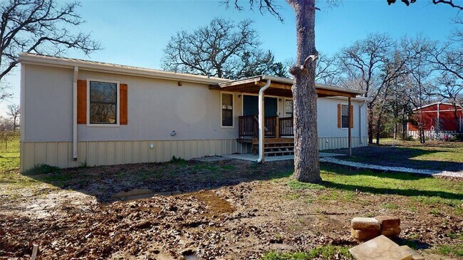 Foto del edificio - 5585 Straub Rd