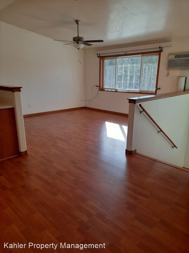 Building Photo - 2 br, 2 bath House - 3850 Park Dr. #5