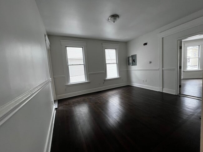 Foto del edificio - 879 Elm St