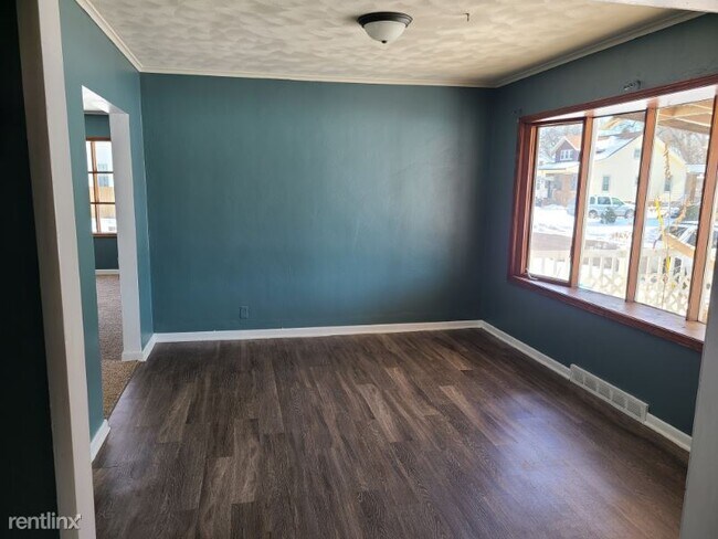 Building Photo - 4 br, 2 bath House - 101 W. Waverly ave