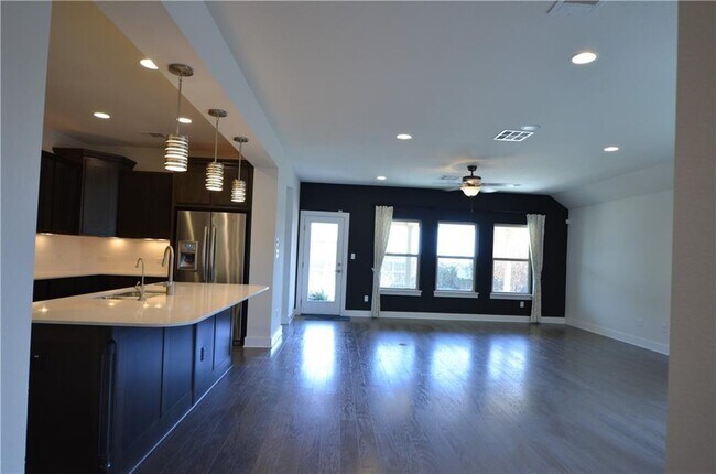 Building Photo - 1201 Chad Dr