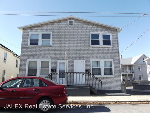 Primary Photo - 3 br, 1 bath House - 40 N. Penn St.