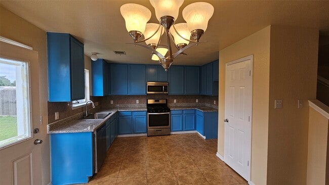 Building Photo - 22135 Greengate Dr