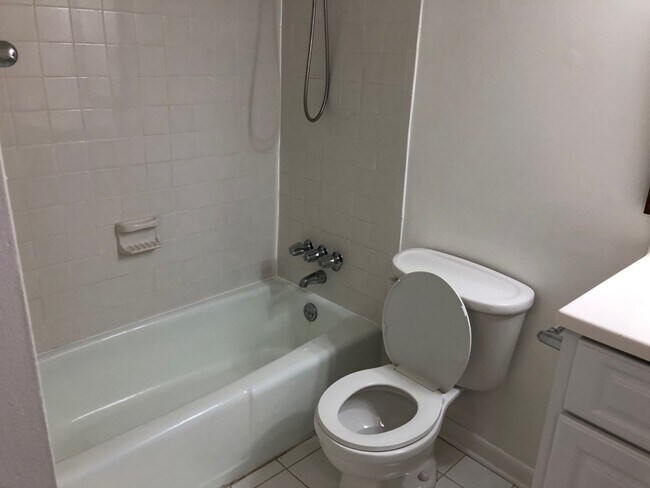 Photo - 3204 Spartan Rd Apartment