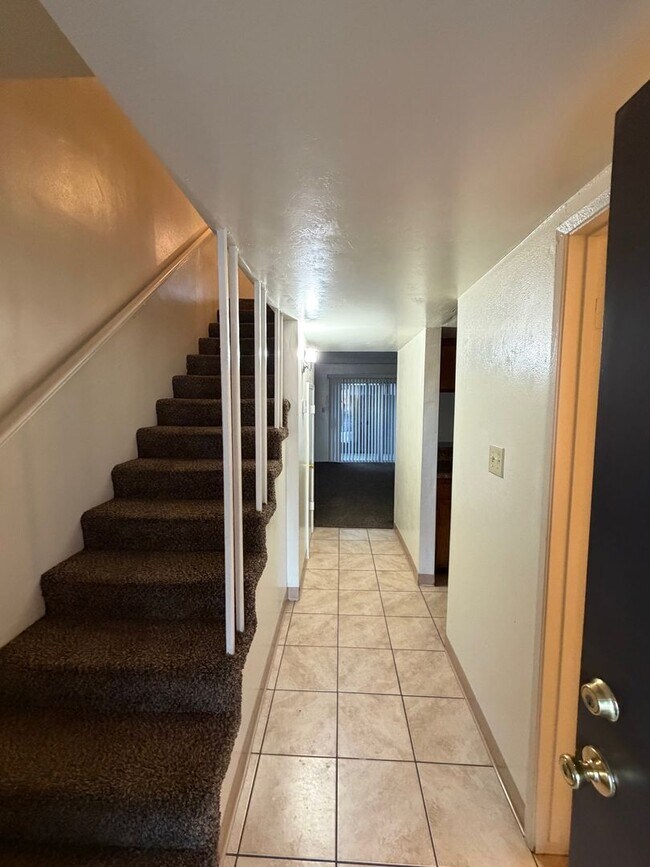 Foto del edificio - 1968 Stine Rd