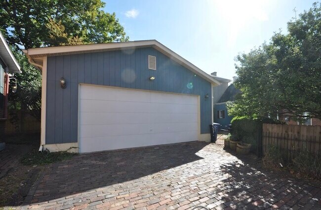 Foto del edificio - 586 S 9th St