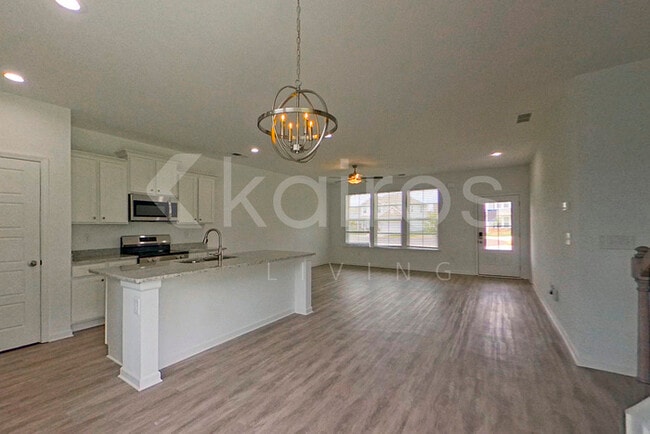 Building Photo - 308 Silver Maple Ln
