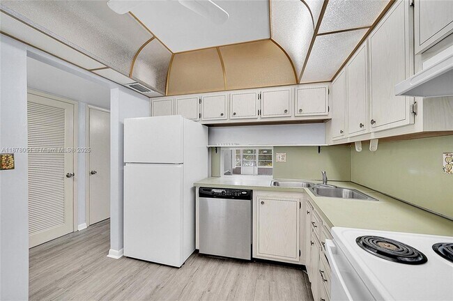 Foto del edificio - 5320 NW 11th St