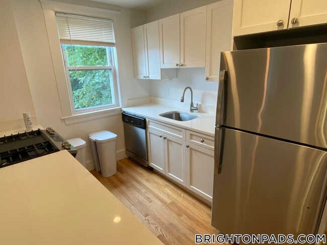 Building Photo - 38 Newton St