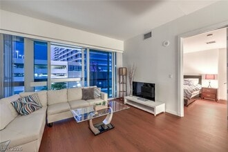 Building Photo - 4471 Dean Martin Dr