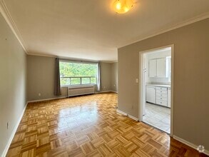 Building Photo - 1299 Bayview Av