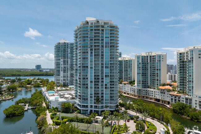 Building Photo - Oceania IV