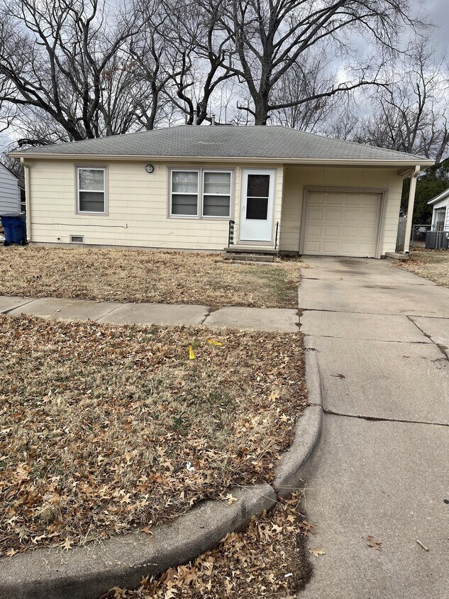 1001 S Waverly St, Wichita, KS 67218 House Rental in Wichita, KS