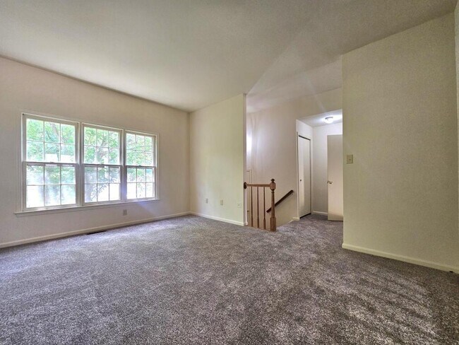 Foto del edificio - 4719 Gainsborough Dr