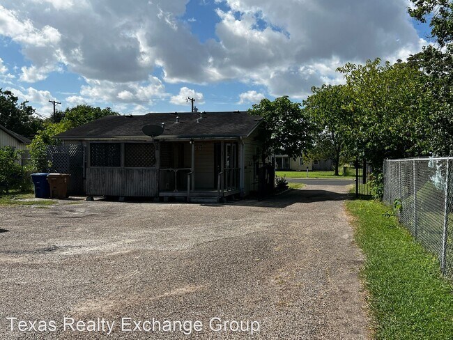 Foto del edificio - 3 br, 2 bath House - 5026 Williams Dr.