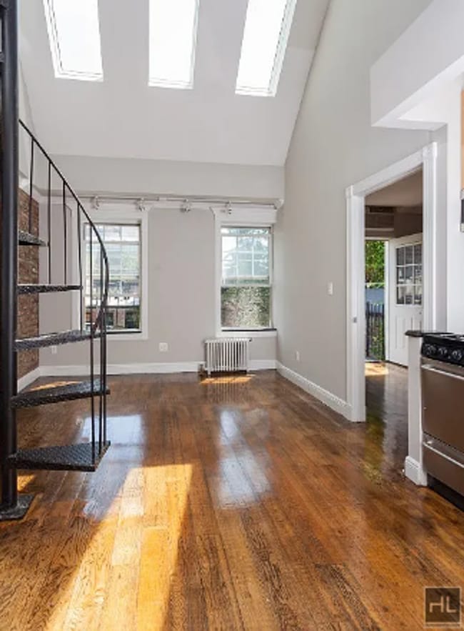 Building Photo - SUNNY West 21st Street True 1 Bedroom