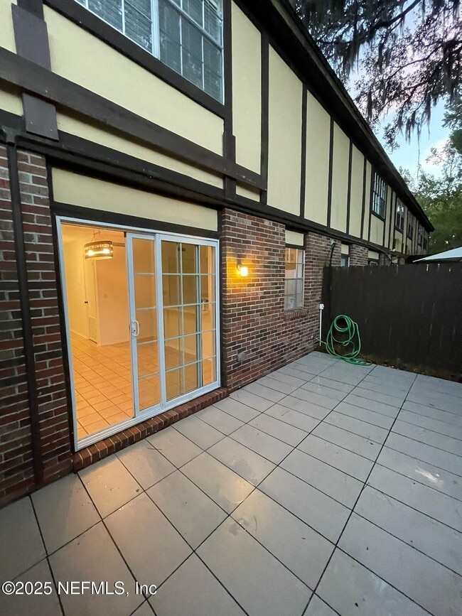 Building Photo - 4807 Windrush Ln