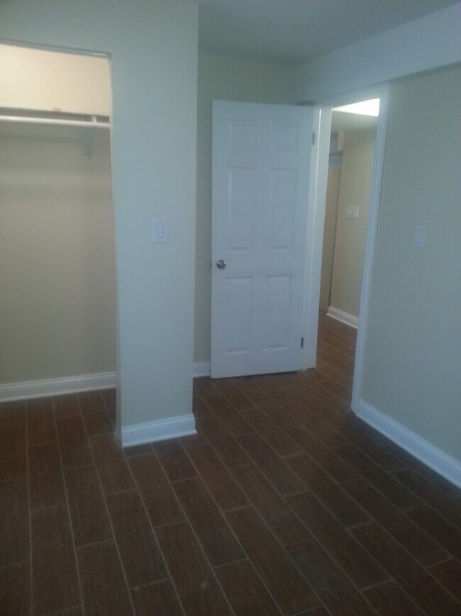 Foto del edificio - 5647 W Leland Ave