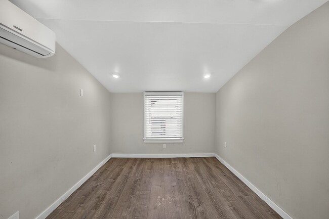 Photo - 324-326 Darby Rd-3R Apartment