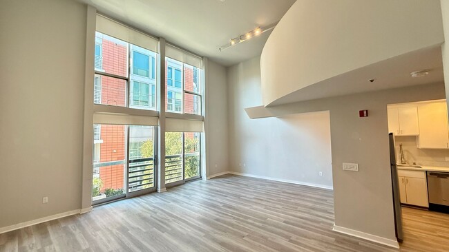 Foto del edificio - Stylish 1BR/1BA Loft with Open Floor Plan ...