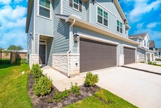 Building Photo - 7400 Sparkling Light Dr