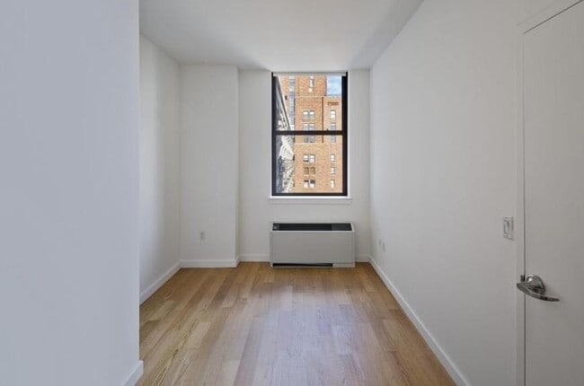 Building Photo - 2 bedroom in New York NY 10004